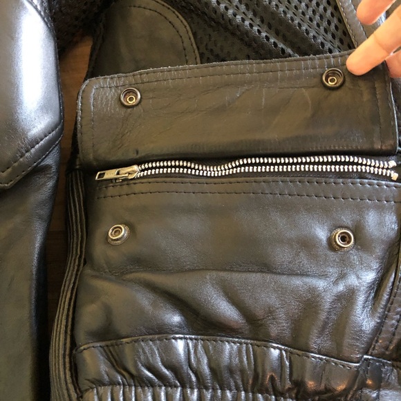 🎉Host Pick🎉 Men’s Black Leather with Mesh Vented Motorcycle Jacket Size 38 - Picture 4 of 13